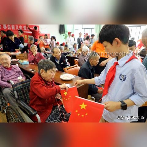 河南90后女子的孝心之举：拥抱的力量与家庭照护的温情